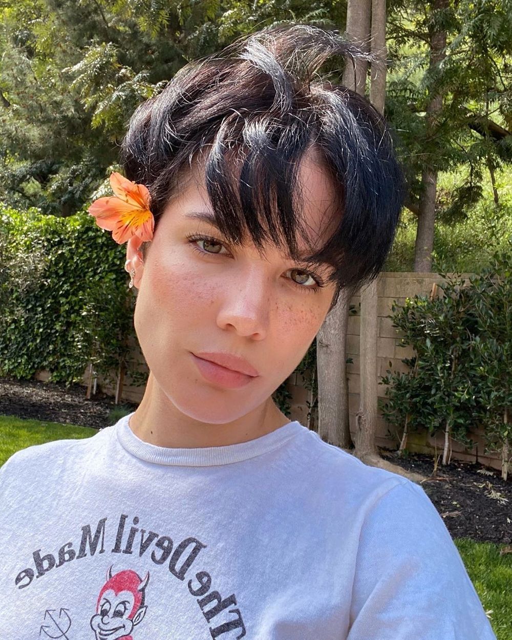 Halsey Sets Instagram On Fire With Fully Nude Photo For Earth Day