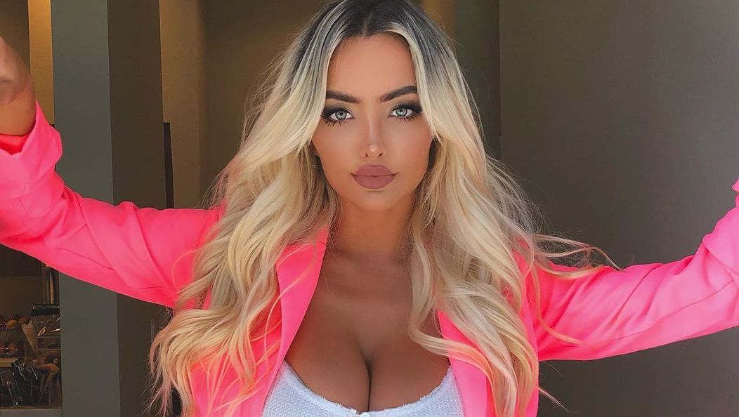 Lindsey Pelas Nude Pictures