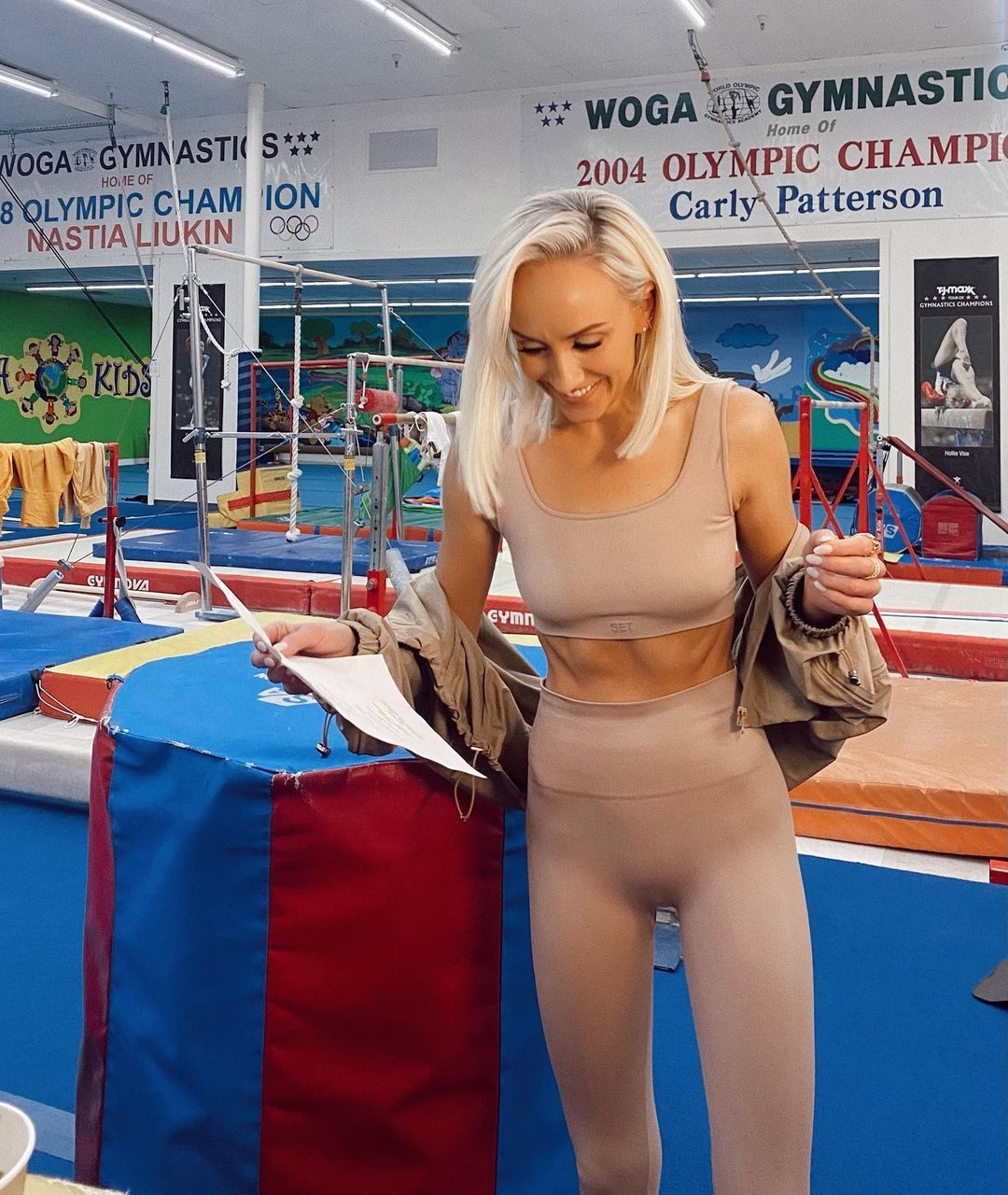 Nastia Liukin in leggings in a gym