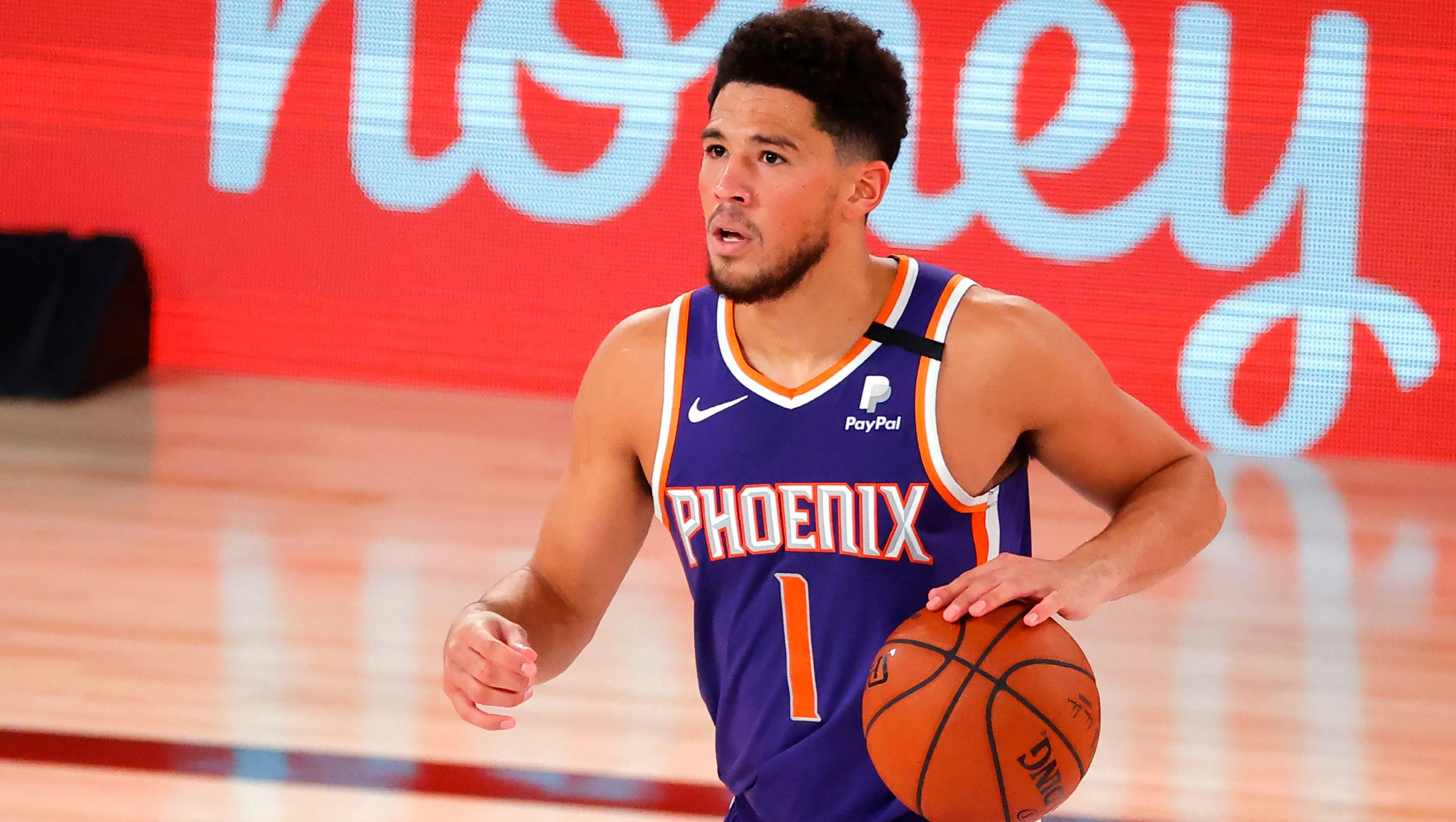 Devin Booker making plays for the Suns