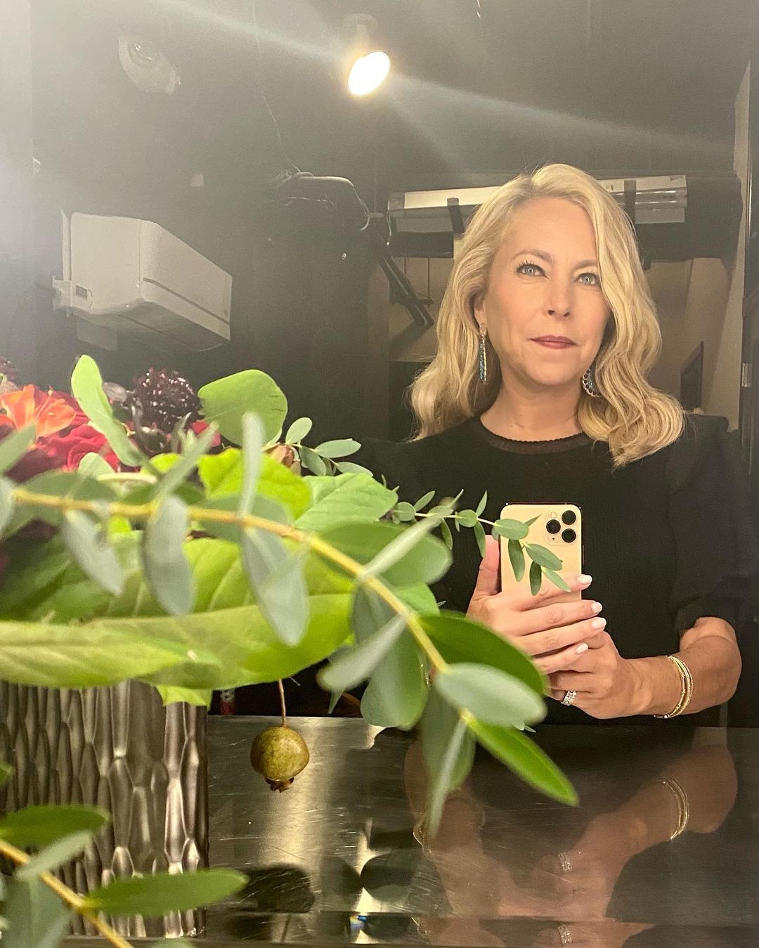 Sutton Stracke takes a mirror selfie before appearing on Jimmy Kimmel Live. 