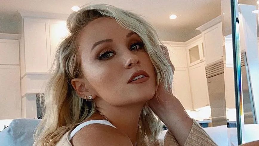Gymnast Nastia Liukin Stuns In Minuscule Spandex While Walking On Her Hands Have you seen this guy. gymnast nastia liukin stuns in