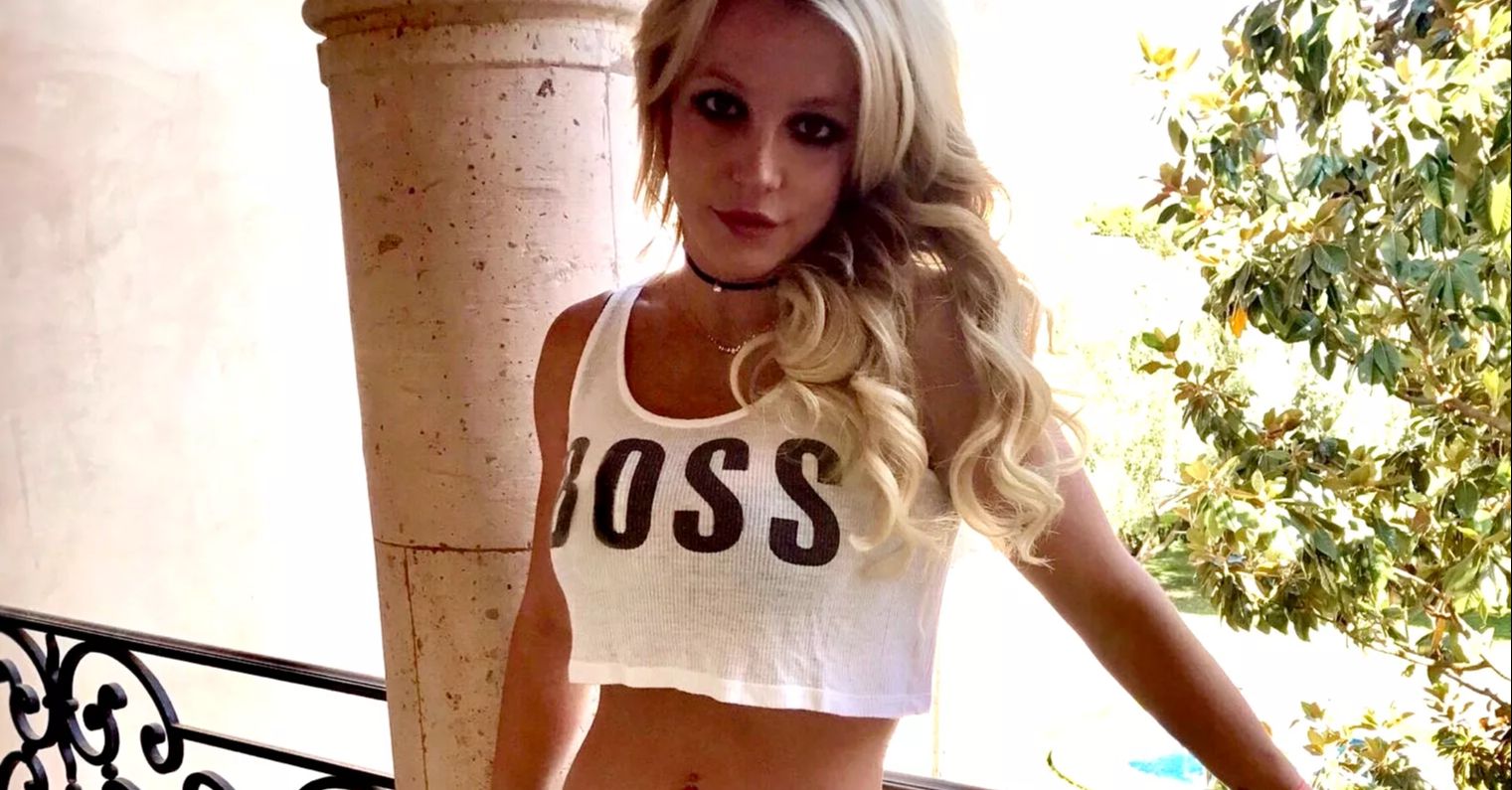 Britney Spears Rocks Booty Shorts & Big Smile In Sexy Garden Strut - The Blast