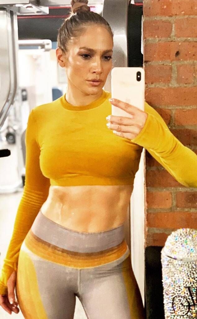 Jennifer Lopez workout selfie