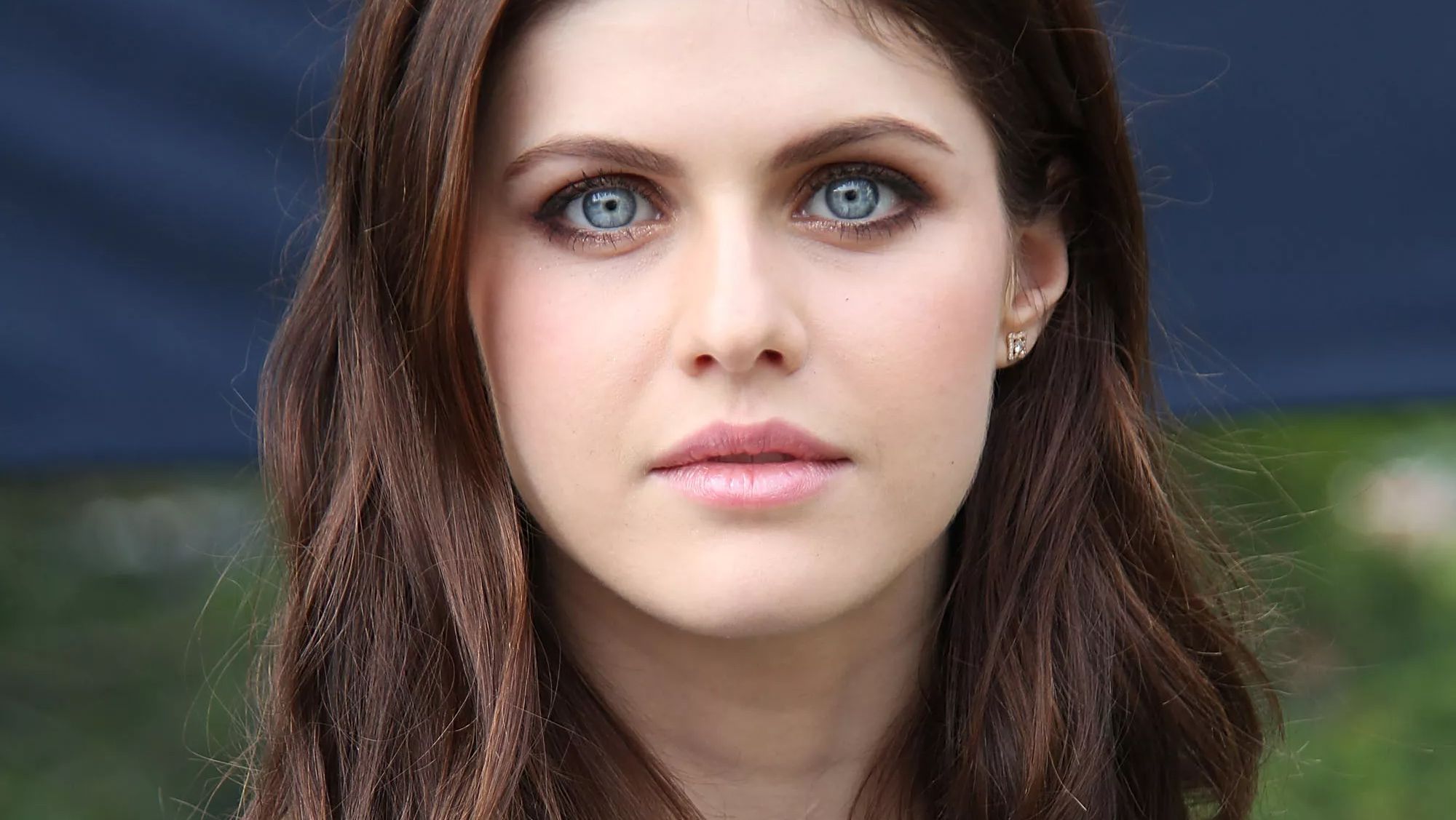 Alexandra Daddario DATING RUMORS??? Check Out Which News Is TRUE???
