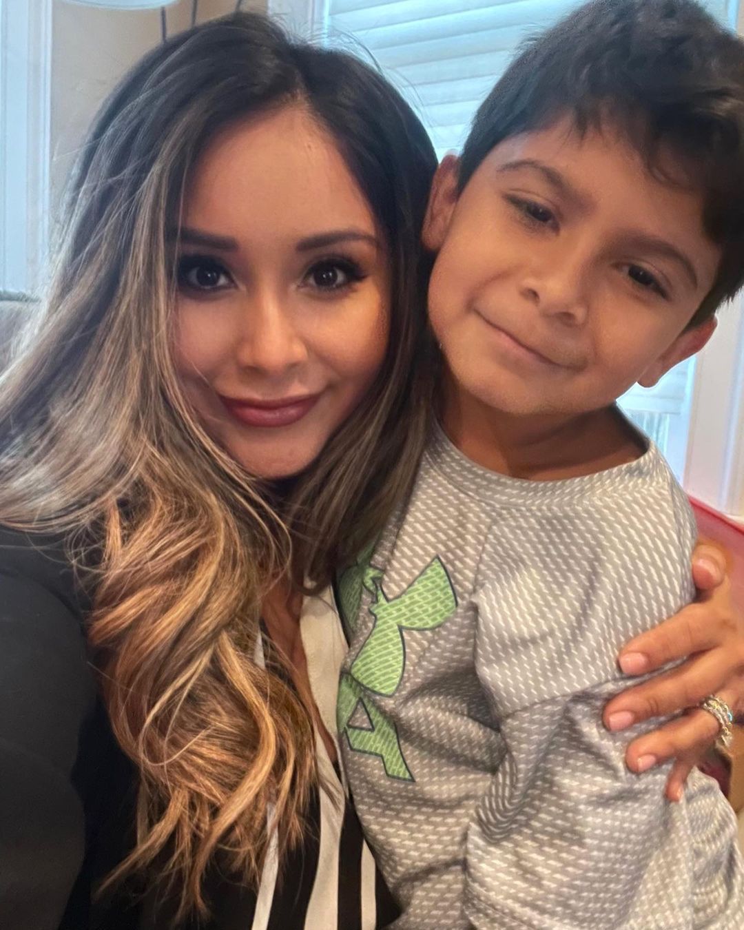 Snooki selfie with son