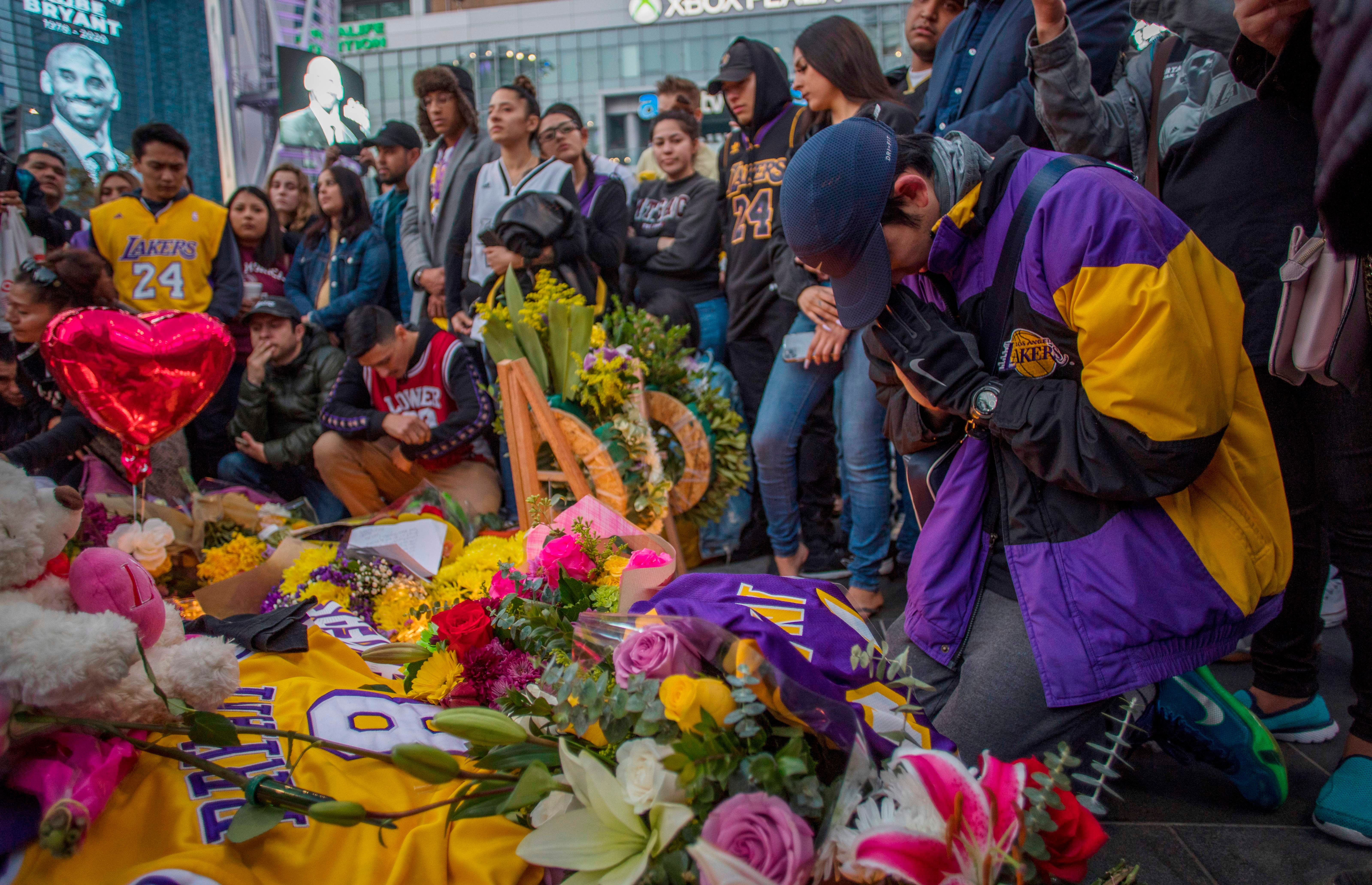 Kobe Bryant S Public Memorial Service Might Not Be For Several