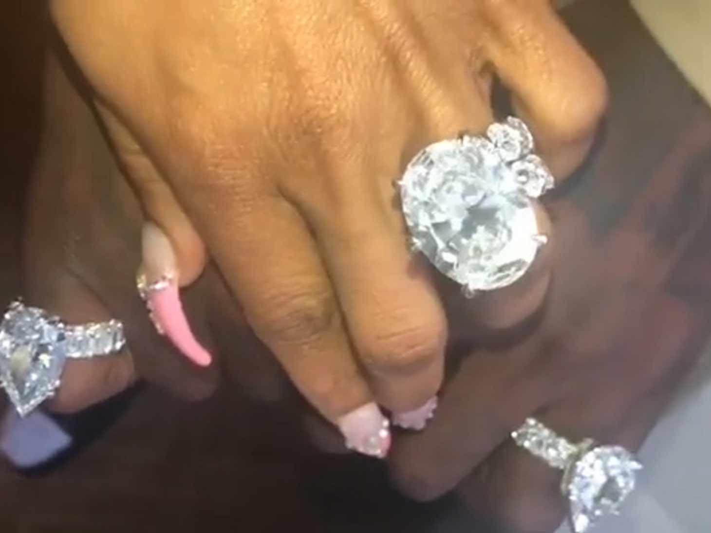 Gucci Mane Gifts His Wife 60 Ct 