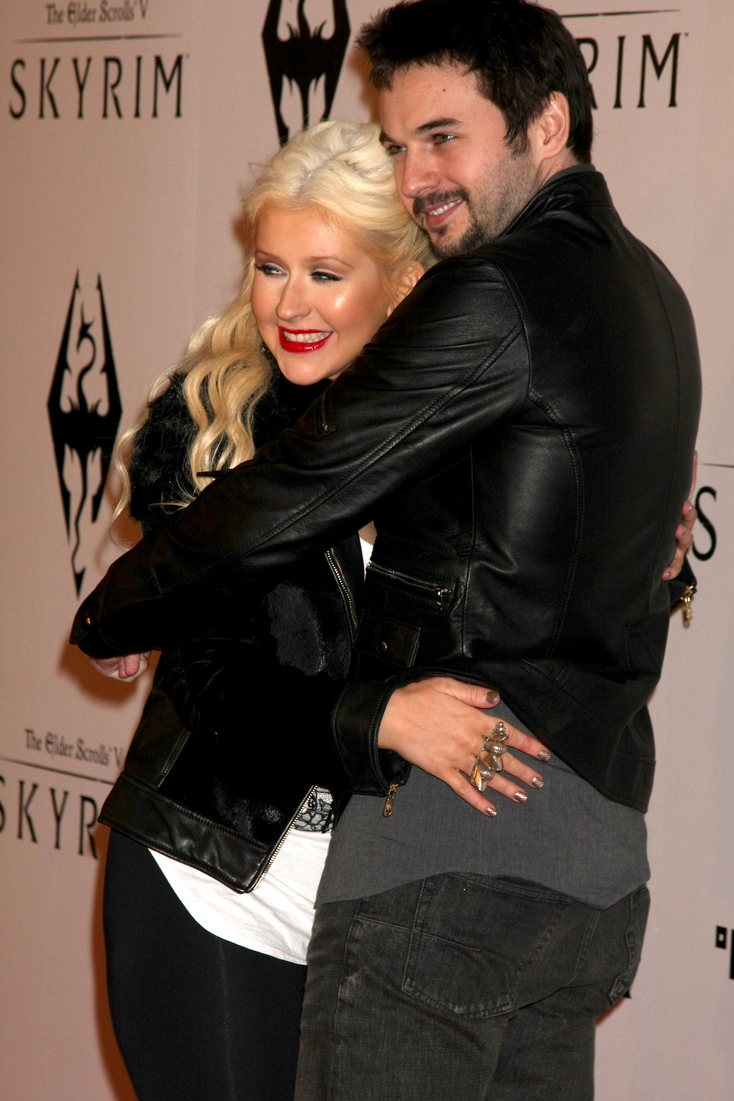 Christina Aguilera and Matthew Rutler snuggle in romantic photo. 