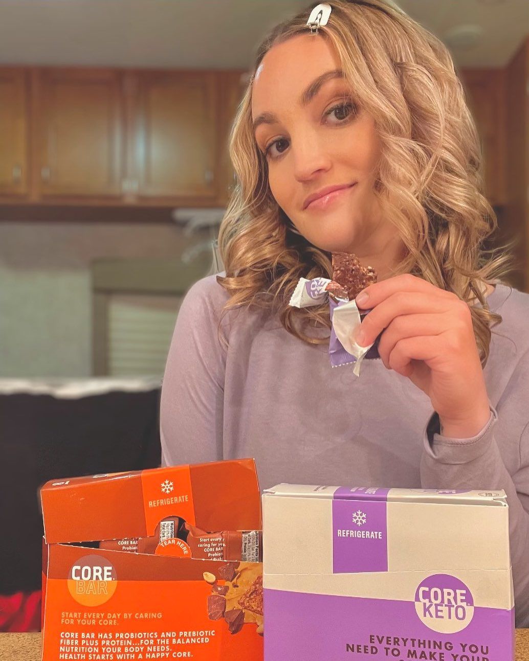 Jamie Lynn Spears with protein bars