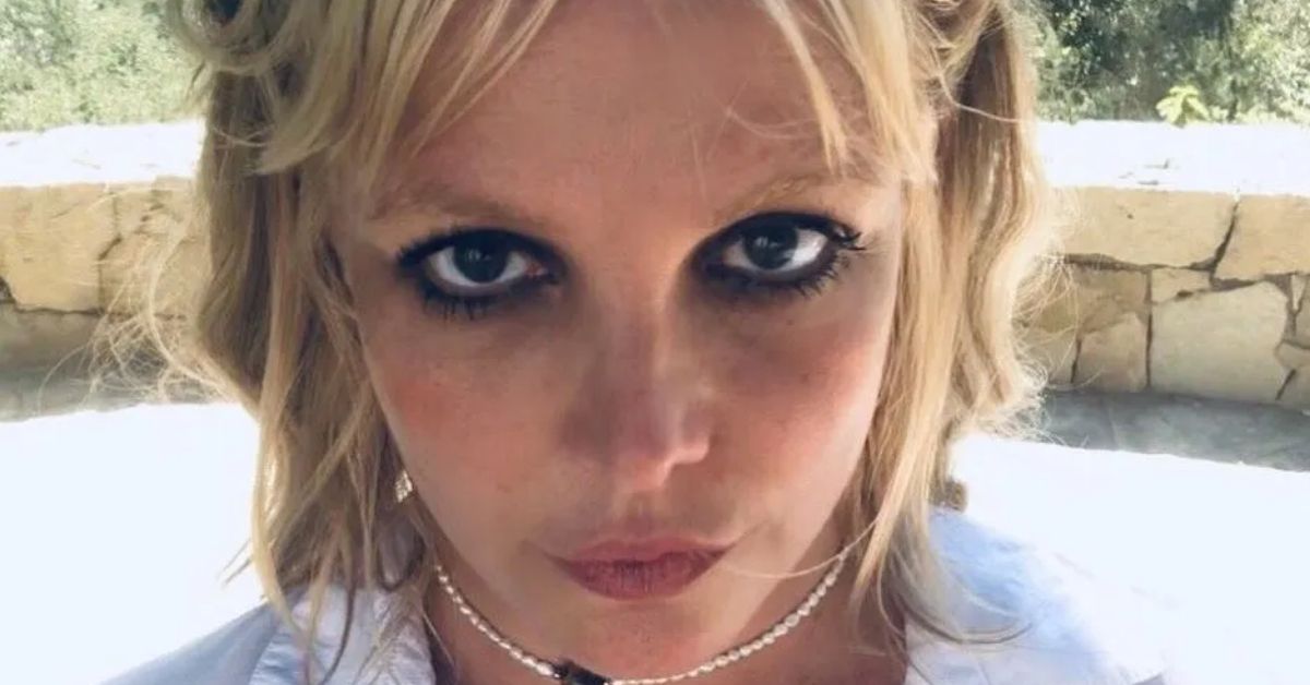 Britney Spears Bends Over Braless In Tiny Undies For Home Dance Party! - The Blast