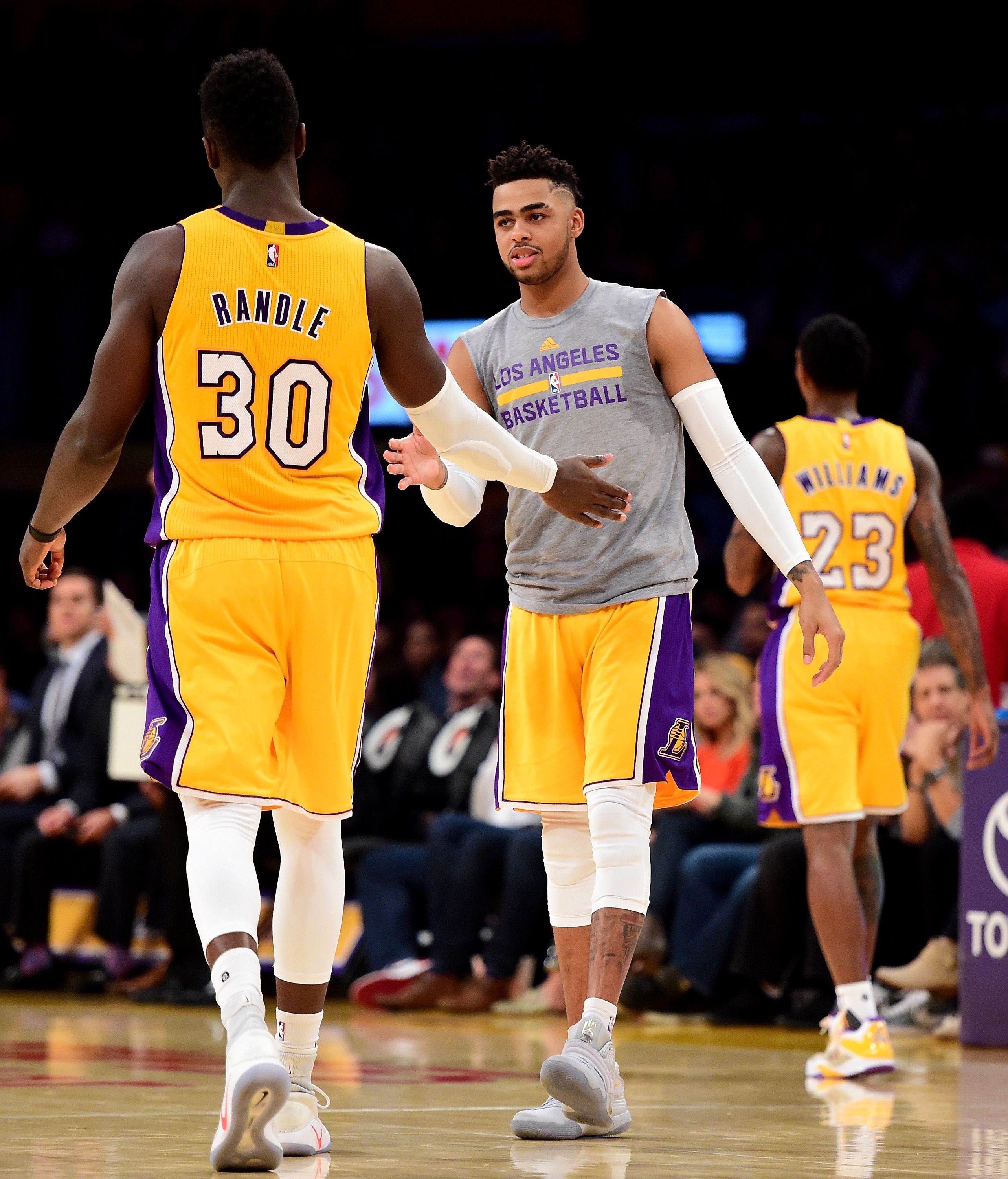 D'Angelo Russell shake hands with Julius Randle