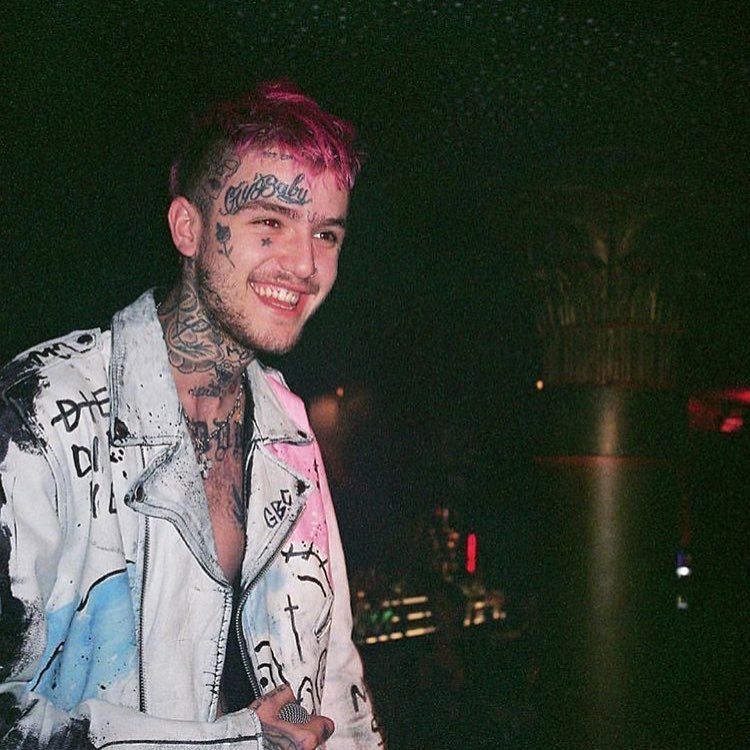 Late Rapper Lil Peep S Mom Claims Management Co Supplied Son With