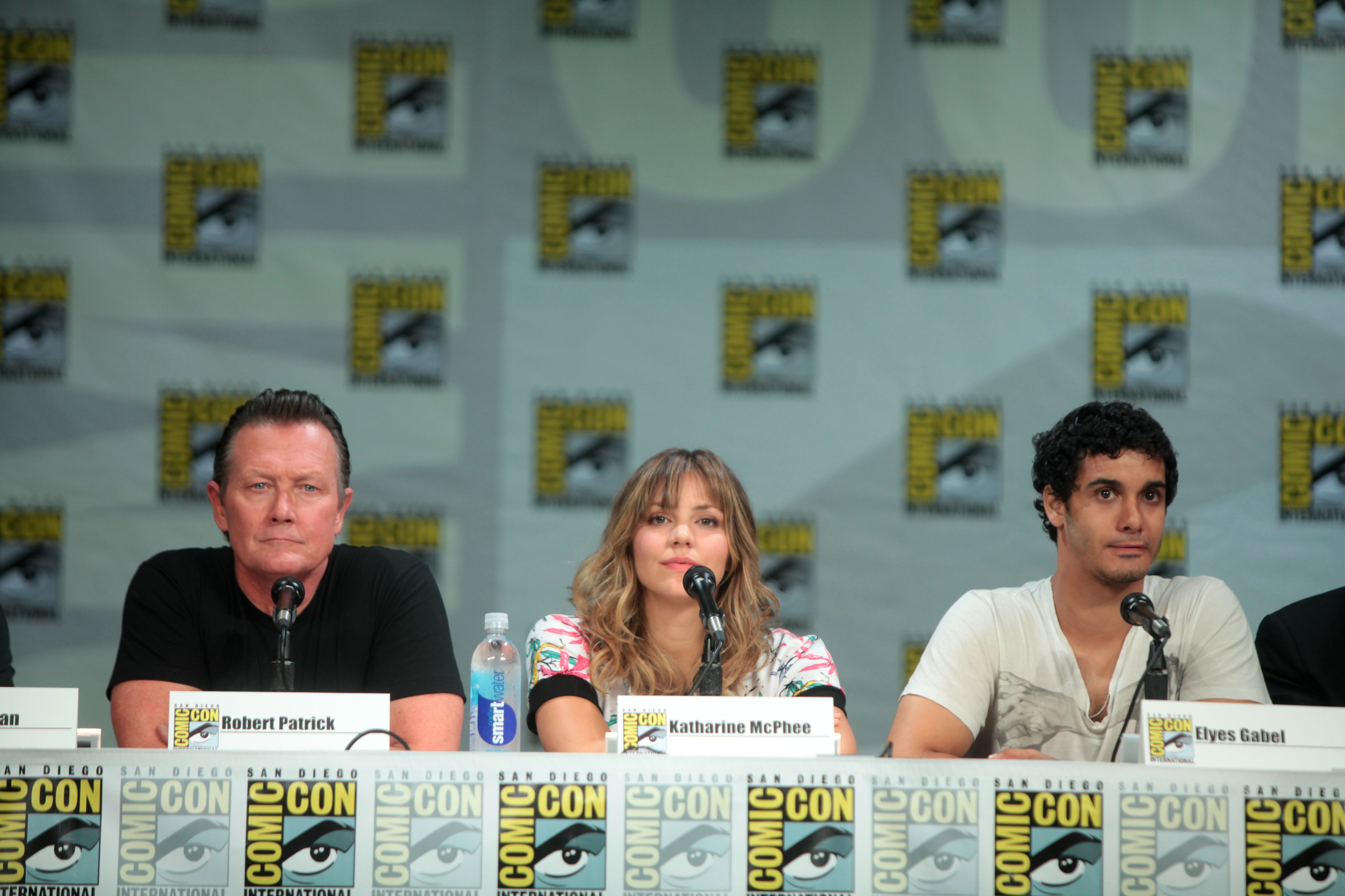 Robert Patrick, Katherine McPhee and 'Scorpion' cast member at ComicCon.