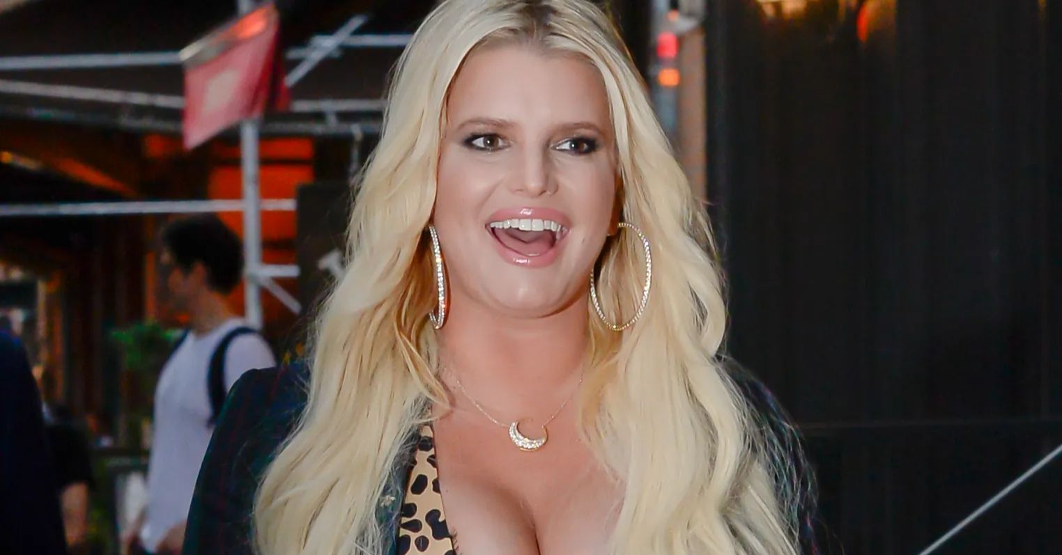 Jessica Simpson Defends Her Nipples In Epic Response Against Online Troll