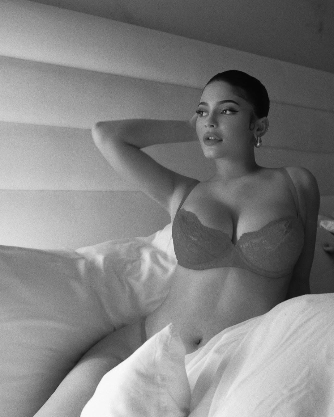Kylie Jenner Posts Thirst Trap Photo Wearing Sexy Lingerie In Bed
