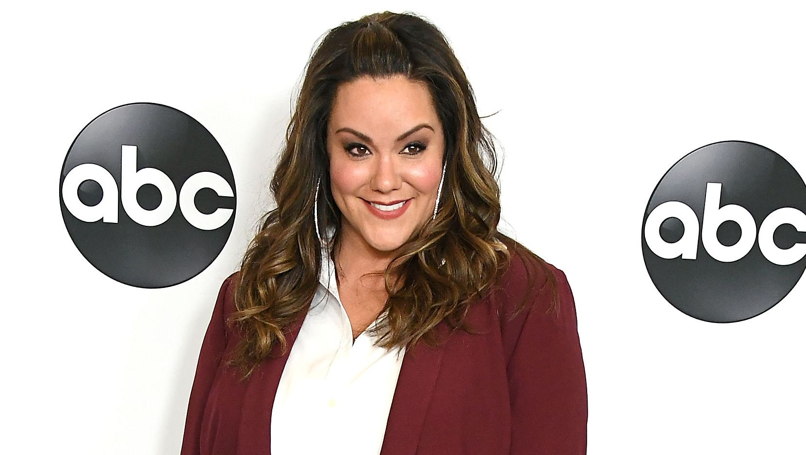 American Housewife Star Katy Mixons Ex Nanny Accuses Actress Of