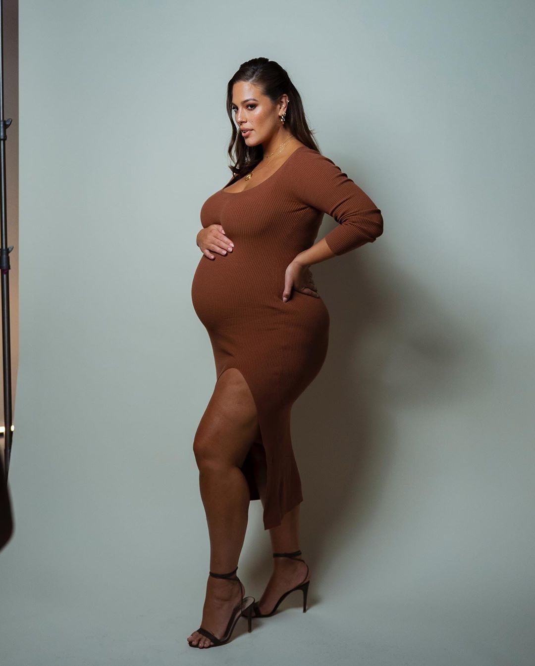 Ashley Graham Talks Sex While Pregnant Asks For Help On