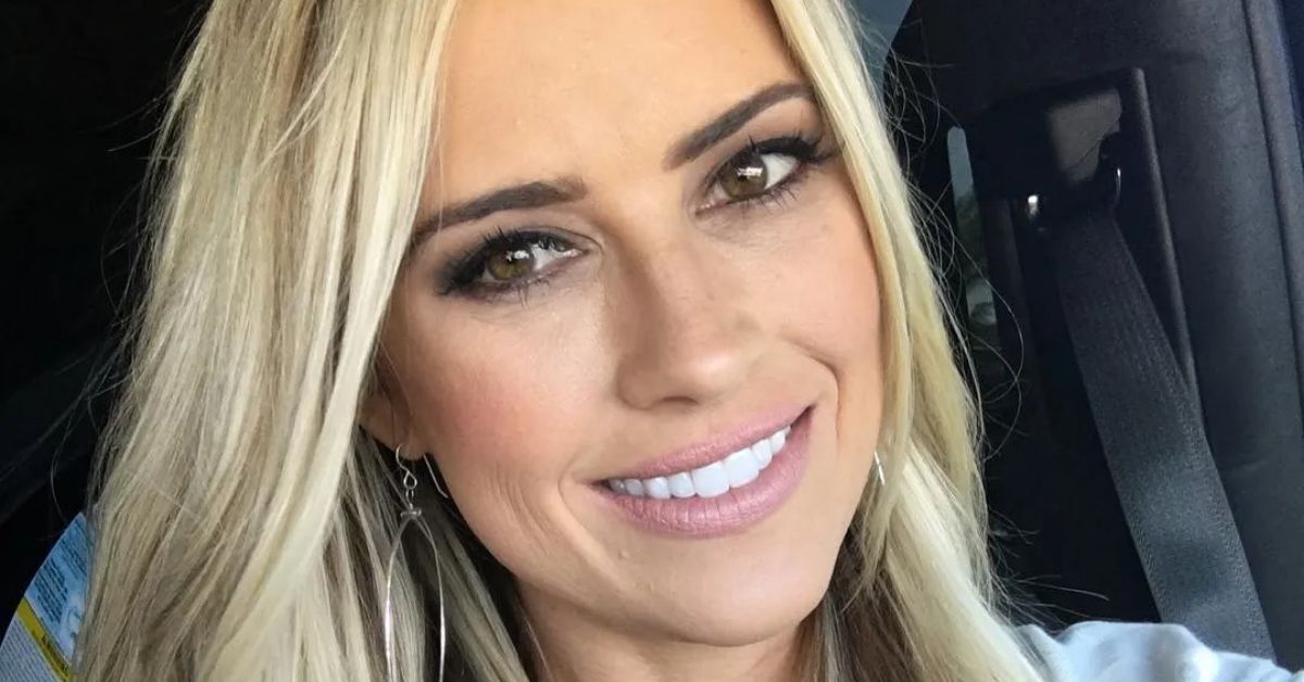 Flip Or Flop Star Christina Anstead Stuns Flaunting Post Breakup Hotness