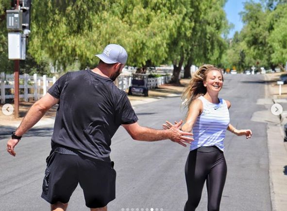 Kaley Cuoco Champions The NBA In Muscly Basketball Tank After One ...