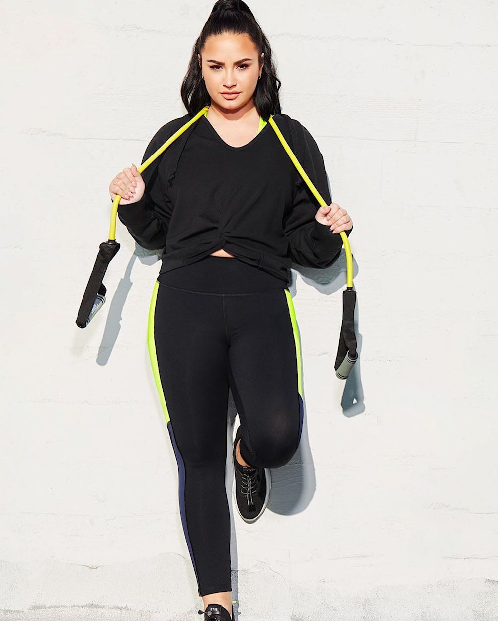 Demi Lovato Shows Off Smoking Body In Tight Yoga Pants