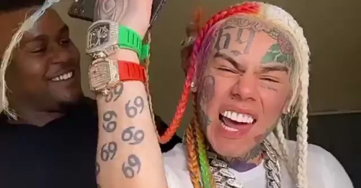 Tekashi 6ix9ine Gets Signature Hair Dyed A New Shade Of Rainbow Check It Out