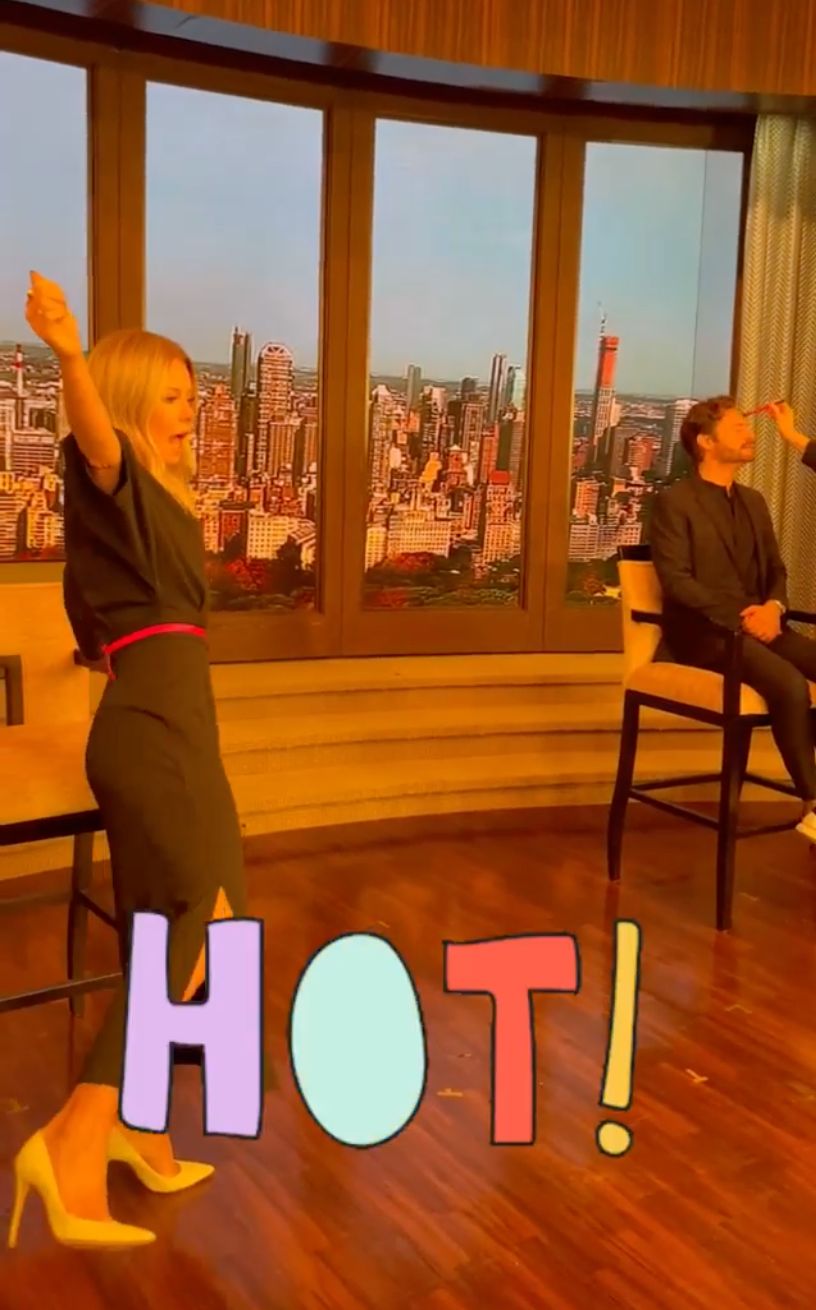 Kelly Ripa Lifts Leg To Twerk In Heels For Hot Flash Mode