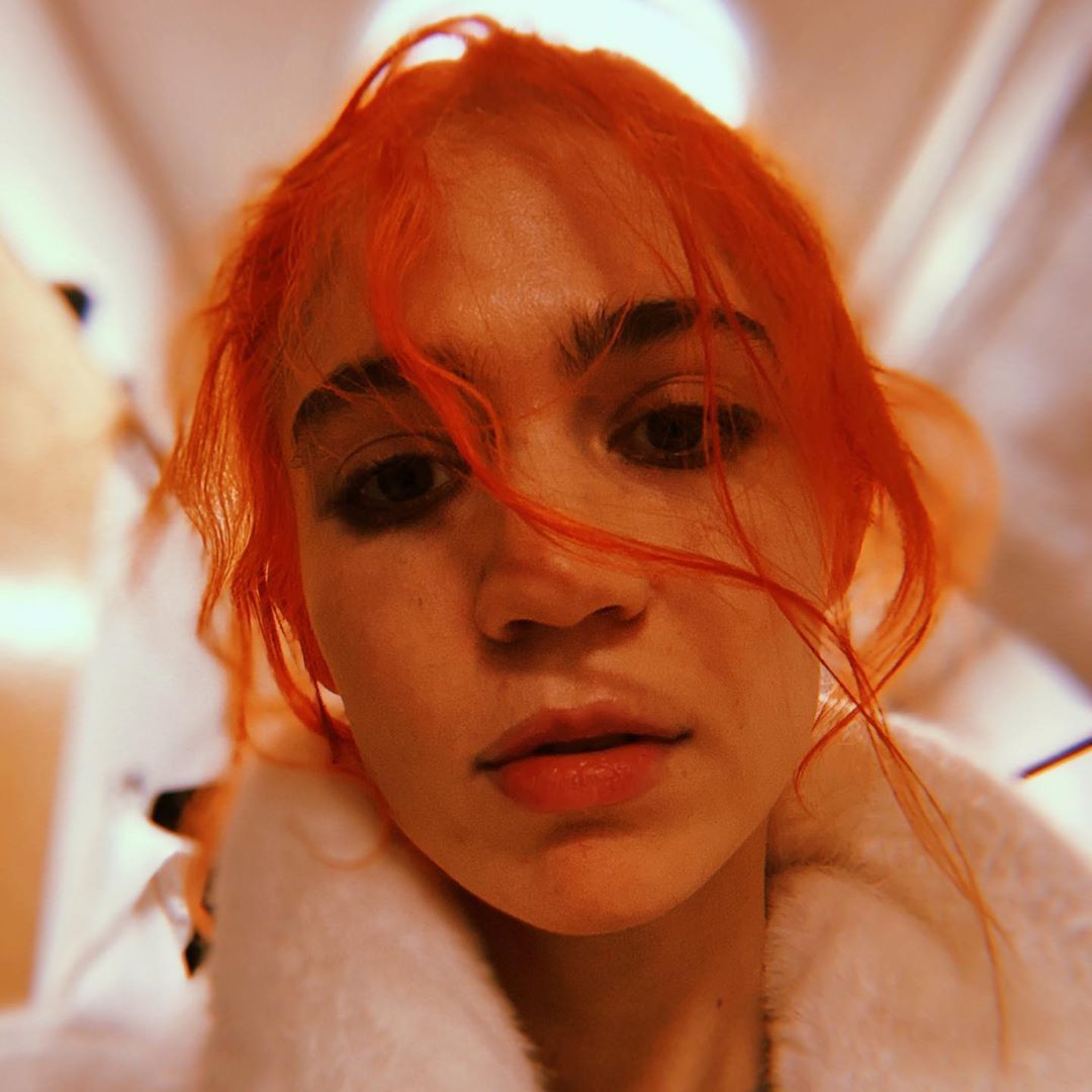 Grimes Looks Ready To Pop In New Pregnancy Pic 