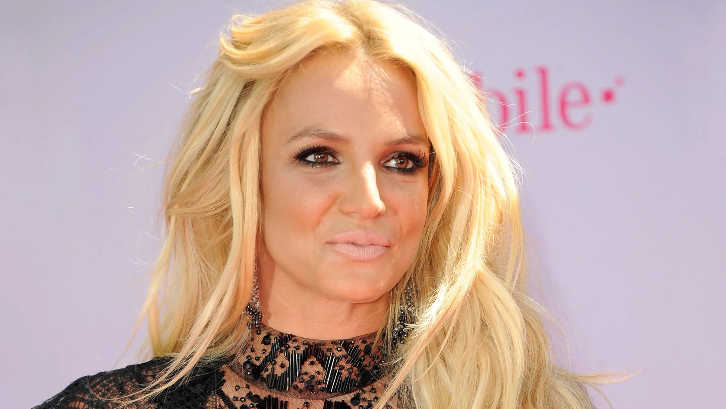 Britney Spears Turns Herself Into A T In Stunning Bikini