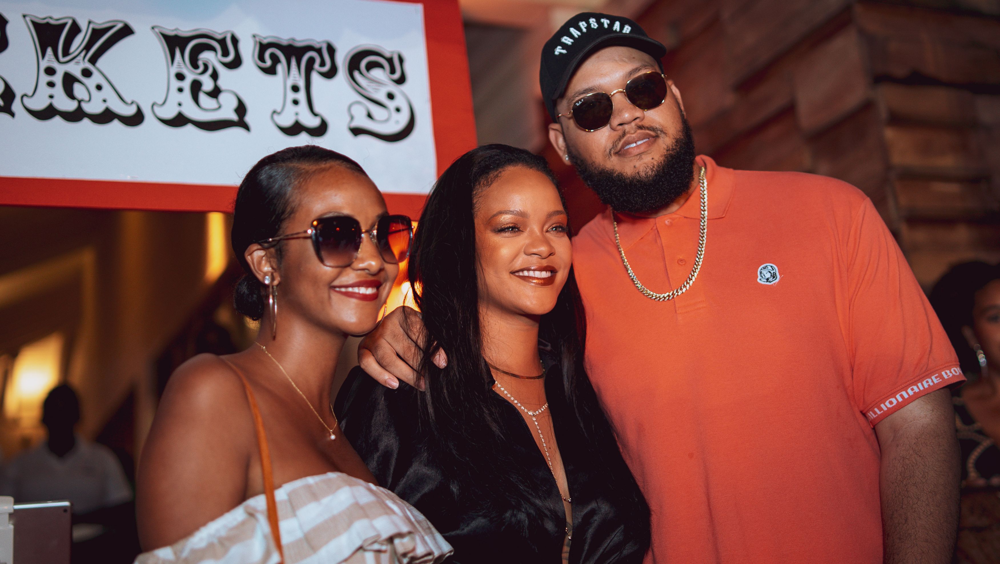 Rihanna Makes Nice With Her Dad In Barbados Amid Nasty Lawsuit 