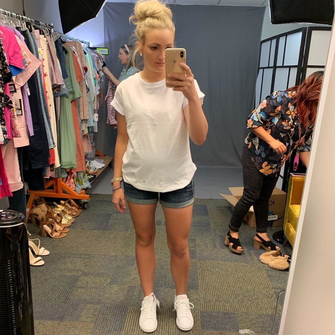Britney Spears Sister Jamie Lynn Flaunts Smoking Body In Tiny Shorts