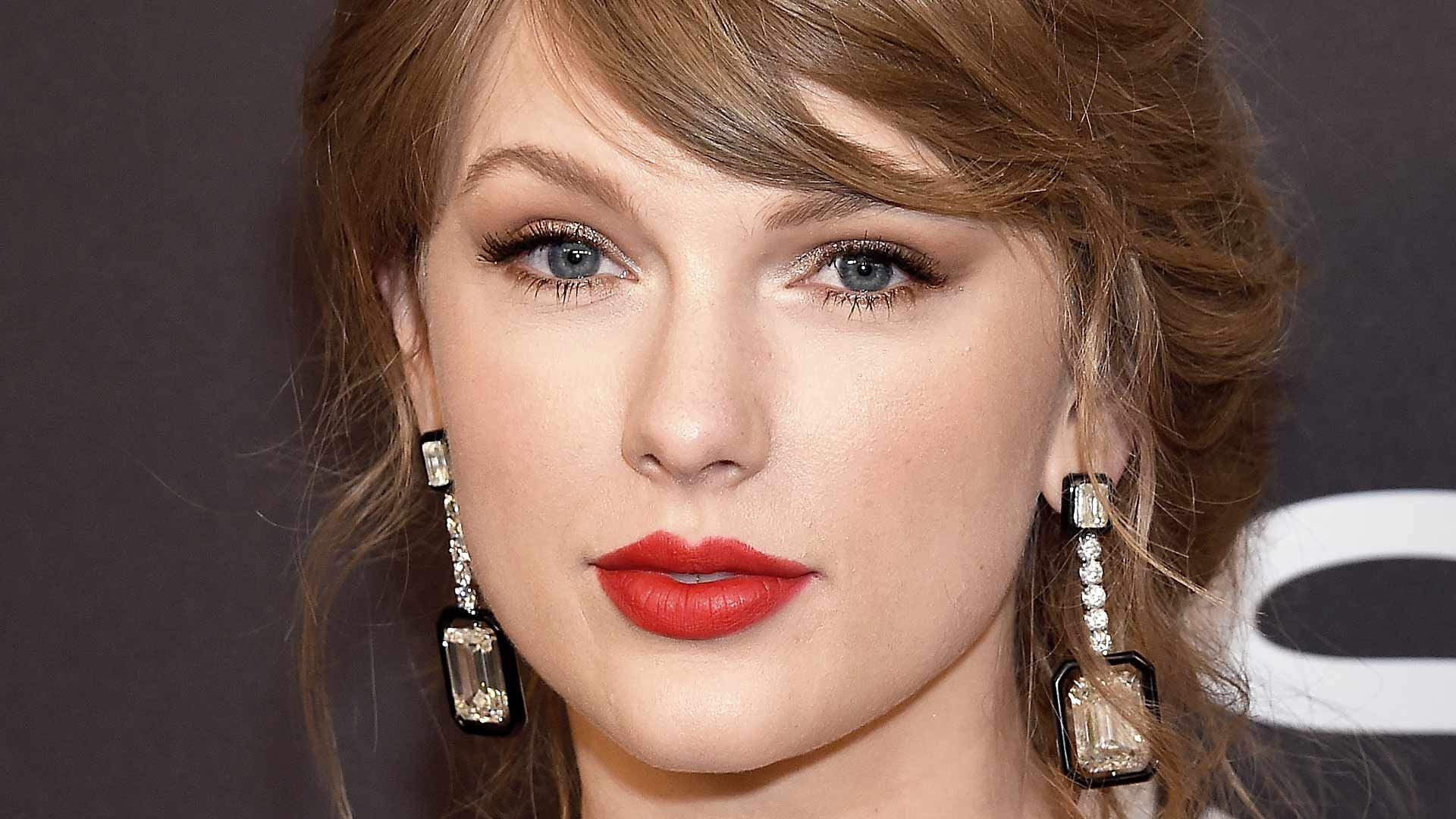 Taylor Swift Reveals Her Mom S Cancer Has Returned There Are Real Problems