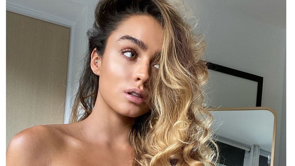 Sommer Ray Wanted For WAP With Disney Nightie In Kitchen.